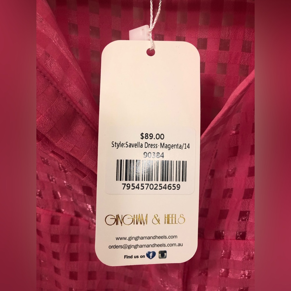 Gingham & Heels Magenta dress - Picture 5 of 10